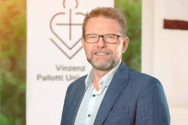 Holger Lindemann übernimmt Leitungsposten an der Vinzenz Pallotti University